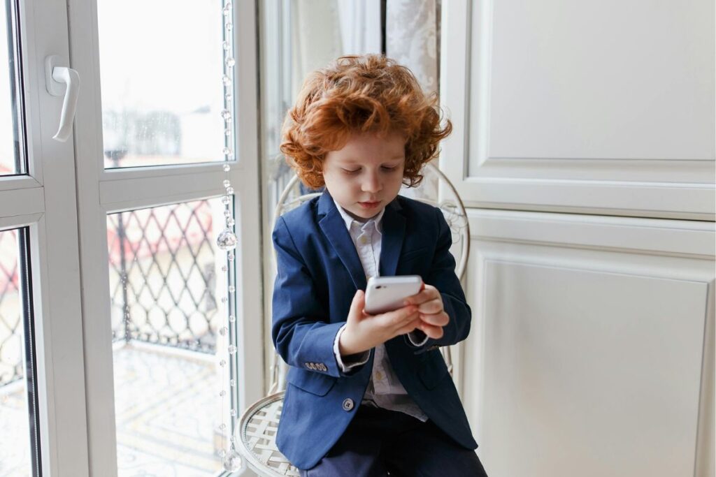 smartphone prima dei 13 anni fa male